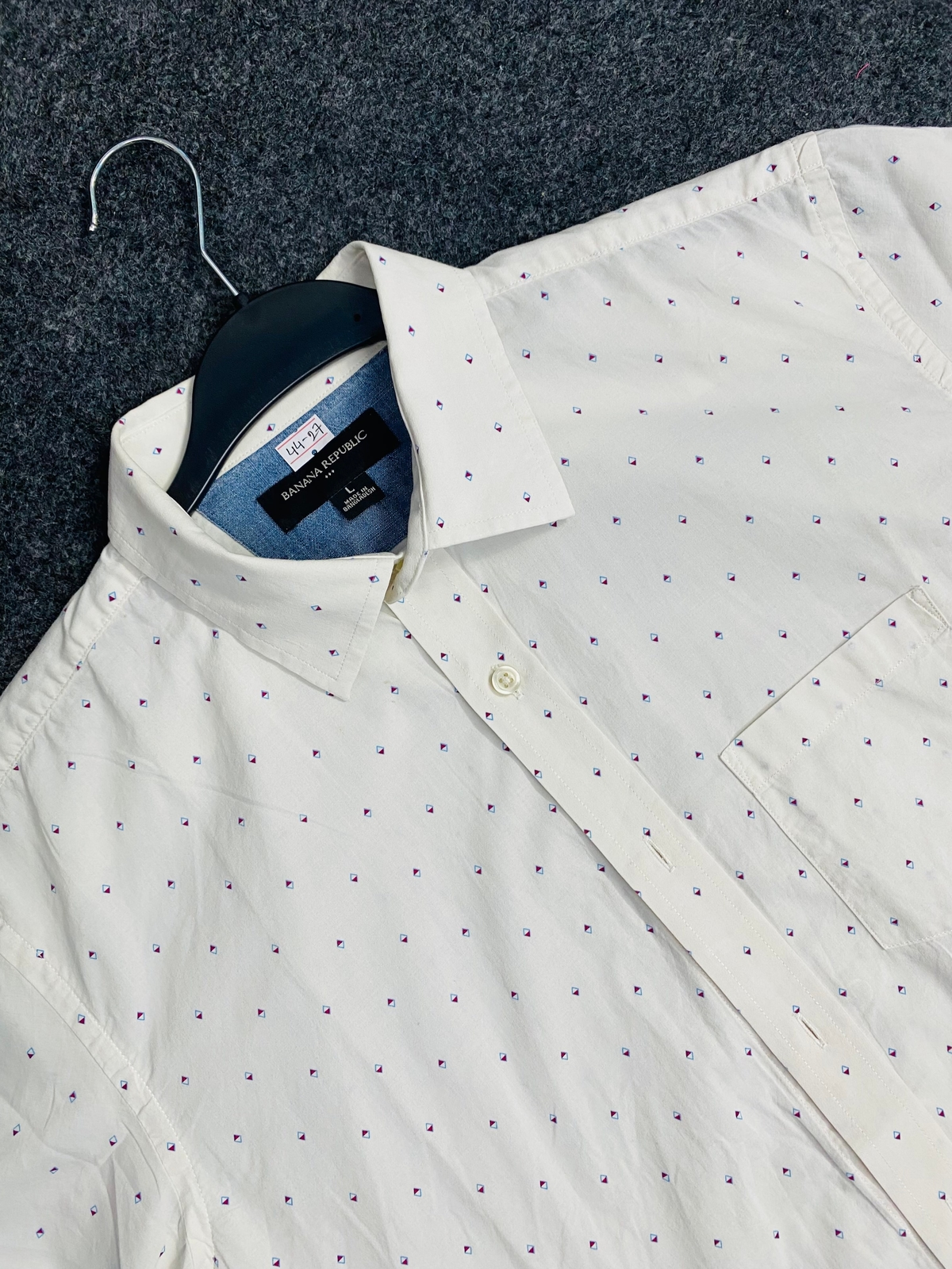 Banana Republic (XL) -Half Sleeve
